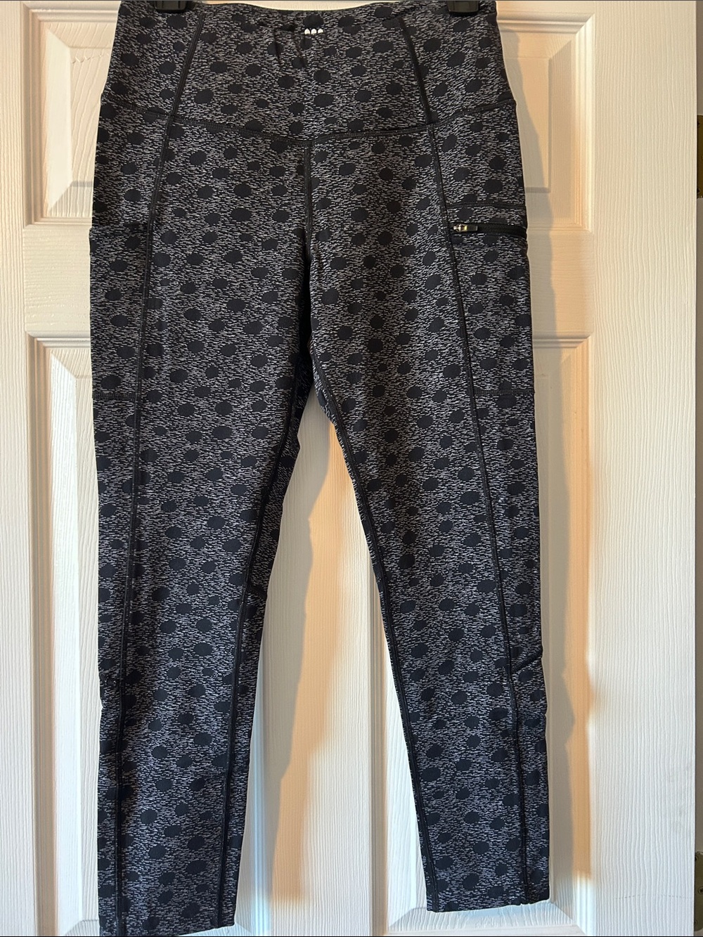 Title nine Black & Gray Patterned High-Rise Leggings